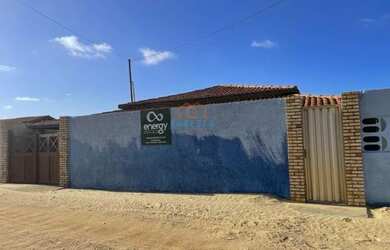 Imagem: A casa possui 3 Dormitórios, 2 Banheiros, 900m² de Área e