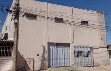 Imagem: A casa possui 2 Dormitórios, 2 Banheiros, 1 Vaga na garagem