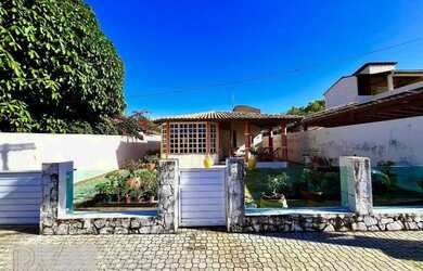 Imagem: A casa em condomínio possui 3 Dormitórios, 3 Banheiros, 204m²