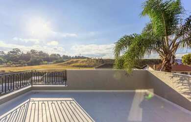 Imagem: A casa em condomínio possui 3 Dormitórios, 4 Banheiros, 2