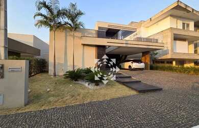 Imagem: A casa em condomínio possui 3 Dormitórios, 4 Banheiros, 2