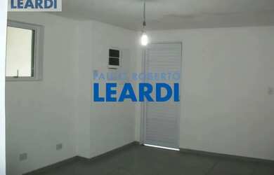 Imagem: O depósito possui 5 Vagas na garagem, 230m² de Área e está