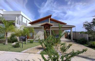 Imagem: A casa em condomínio possui 3 Dormitórios, 4 Banheiros, 4