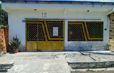 Imagem: A casa possui 2 Dormitórios, 2 Banheiros e 1 Vaga na garagem