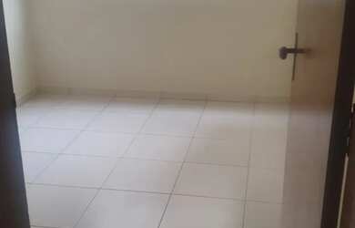 Imagem 9: Alugo apt 2 q, um gardem e vaga vagão p uma moto e um carro do shopping....