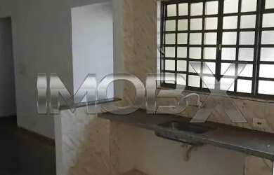 Imagem: A casa possui 3 Dormitórios, 3 Banheiros, 5 Vagas na garagem