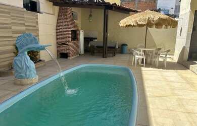 Imagem: A casa possui 3 Dormitórios, 3 Banheiros, 1 Vaga na garagem