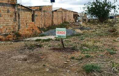 Imagem: O terreno possui 300m² de Área e está localizado em Guara