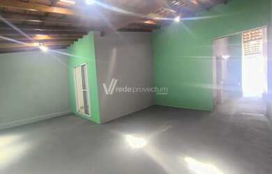 Imagem: A casa possui 2 Dormitórios, 1 Banheiro, 2 Vagas na garagem