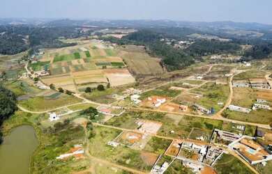 Imagem: O terreno possui 600m² de Área e está localizado em Centro