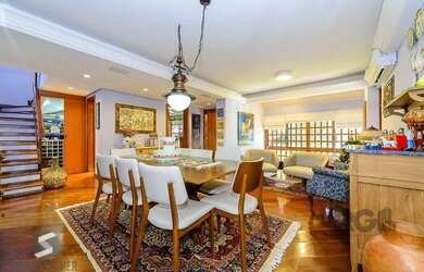 Imagem: A casa em condomínio possui 4 Dormitórios, 3 Banheiros, 2