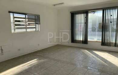 Imagem: O depósito possui 40m² de Área e está localizado em Jardim