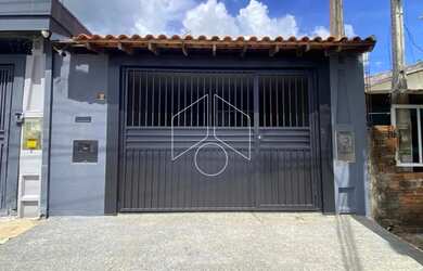 Imagem: A casa possui 2 Dormitórios, 1 Banheiro, 1 Vaga na garagem