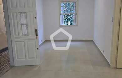 Imagem: O apartamento possui 2 Dormitórios, 1 Banheiro, 120m² de Área