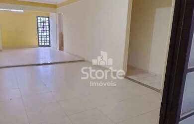 Imagem: O apartamento possui 3 Dormitórios, 2 Banheiros, 190m² de