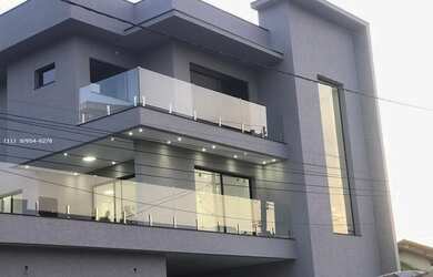 Imagem: A casa em condomínio possui 4 Dormitórios, 5 Banheiros, 4