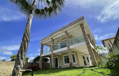 Imagem: A casa em condomínio possui 4 Dormitórios, 5 Banheiros, 2