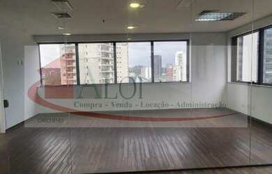 Imagem: O depósito possui 5 Vagas na garagem e 210m² de Área e está