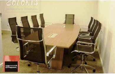 Imagem: O depósito possui 3 Vagas na garagem, 98m² de Área e está