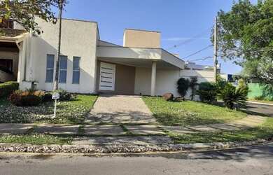 Imagem: A casa em condomínio possui 2 Dormitórios, 4 Banheiros, 3