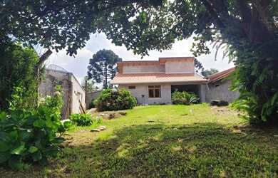 Imagem: A casa possui 2 Dormitórios, 1 Banheiro, 3 Vagas na garagem