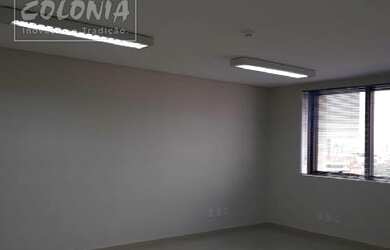 Imagem: O depósito possui 1 Vaga na garagem, 42m² de Área e está