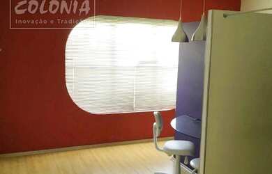 Imagem: A casa possui 3 Dormitórios, 3 Banheiros, 3 Vagas na garagem