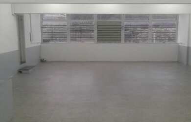 Imagem: O depósito possui 2 Vagas na garagem, 188m² de Área e está