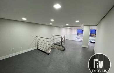 Imagem 5: Sala Comercial com Mezanino para Locação Anual no Bairro Pioneiros em...