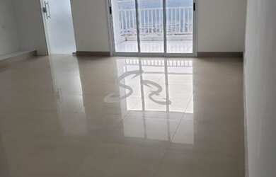 Imagem: O apartamento possui 3 Dormitórios, 1 Banheiro, 2 Vagas na