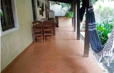 Imagem: A casa em condomínio possui 4 Dormitórios, 4 Banheiros, 1