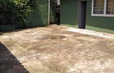 Imagem: A casa possui 2 Dormitórios, 2 Banheiros, 2 Vagas na garagem