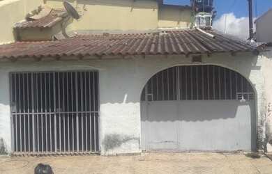 Imagem: A casa possui 3 Dormitórios, 1 Banheiro, 180m² de Área e