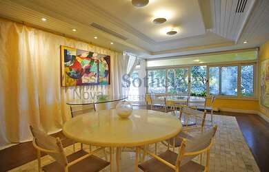 Imagem 12: Casa com piscina e quadra poliesportiva