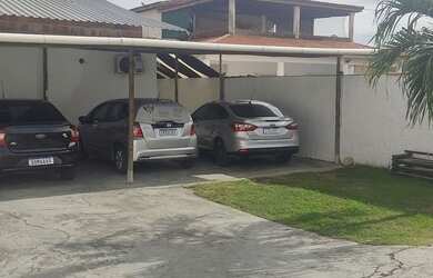 Imagem: A casa possui 3 Dormitórios, 2 Banheiros, 1 Vaga na garagem