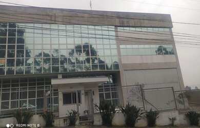 Imagem: O depósito possui 5 Vagas na garagem, 4.370m² de Área e