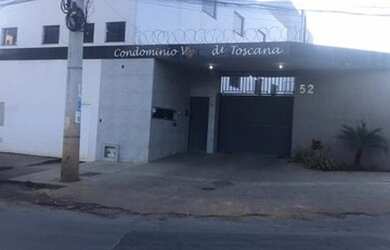 Imagem: O apartamento possui 2 Dormitórios, 1 Banheiro, 2 Vagas na