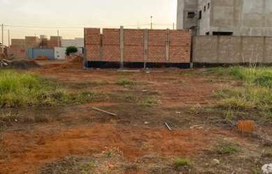 Imagem: O terreno possui 200m² de Área e está localizado em Jardim