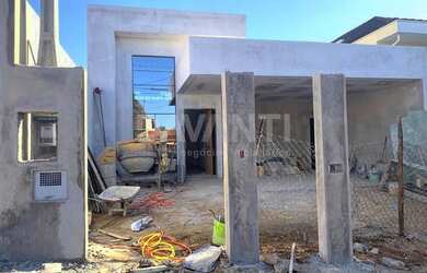 Imagem: A casa possui 3 Dormitórios, 5 Banheiros, 2 Vagas na garagem