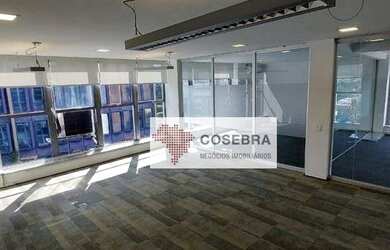 Imagem: O depósito possui 2 Vagas na garagem, 290m² de Área e está