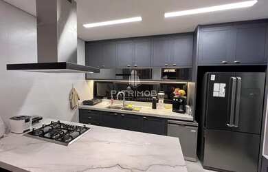 Imagem 5: Sobrado maravilhoso 4 suítes c/ Planejados, sistema fotovoltaico e Piscina...