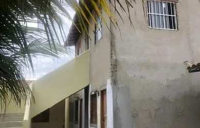 Imagem: A casa possui 4 Dormitórios, 3 Vagas na garagem e está localizado