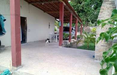 Imagem: A casa possui 2 Dormitórios, 2 Banheiros, 5 Vagas na garagem