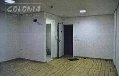 Imagem: O depósito possui 1 Vaga na garagem e 33m² de Área e está