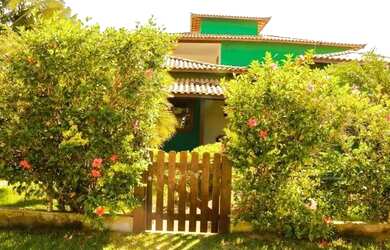 Imagem: A casa em condomínio para alugar possui 4 Dormitórios, 3 Banheiros