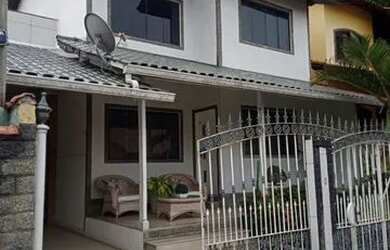 Imagem: A casa em condomínio possui 3 Dormitórios, 3 Banheiros, 3