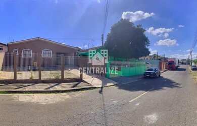 Imagem: A casa possui 3 Dormitórios, 1 Banheiro, 1 Vaga na garagem