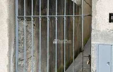 Imagem: A casa possui 3 Dormitórios, 1 Banheiro, 1 Vaga na garagem