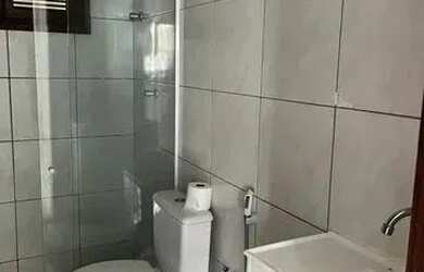 Imagem: A casa possui 3 Dormitórios, 2 Banheiros, 3 Vagas na garagem