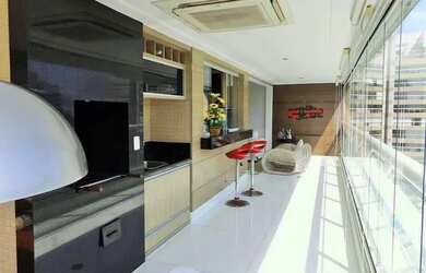 Imagem: O apartamento possui 3 Dormitórios, 1 Banheiro, 2 Vagas na